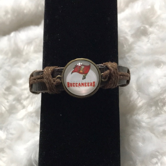 Buccaneers leather adjustable bracelet - Picture 1 of 5